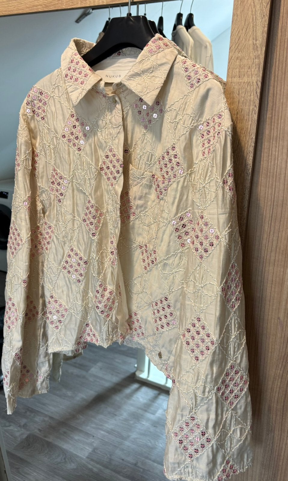 Beige roze blouse van Nukus, Ophalen of Verzenden, Zo goed als nieuw, Maat 36 (S)