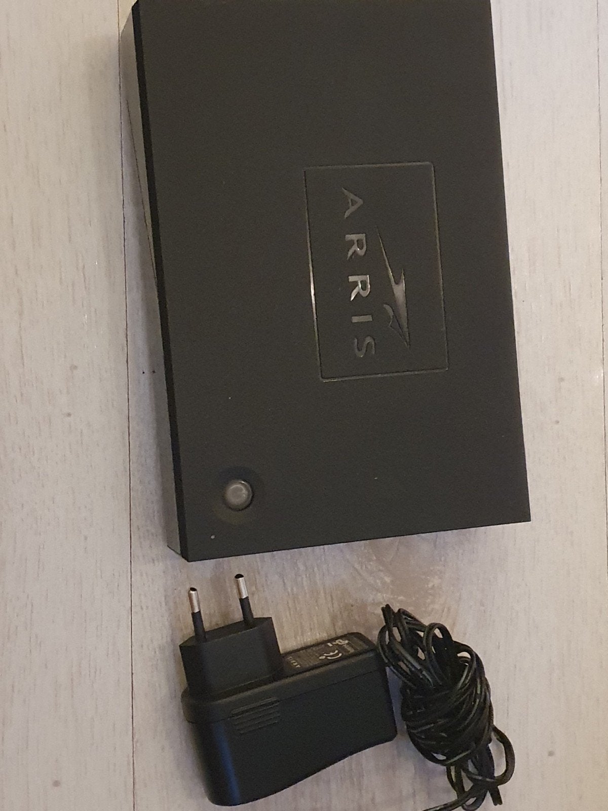Arris VIP2952 V2 Decoder met oplader, Ophalen, Gebruikt, Decoder