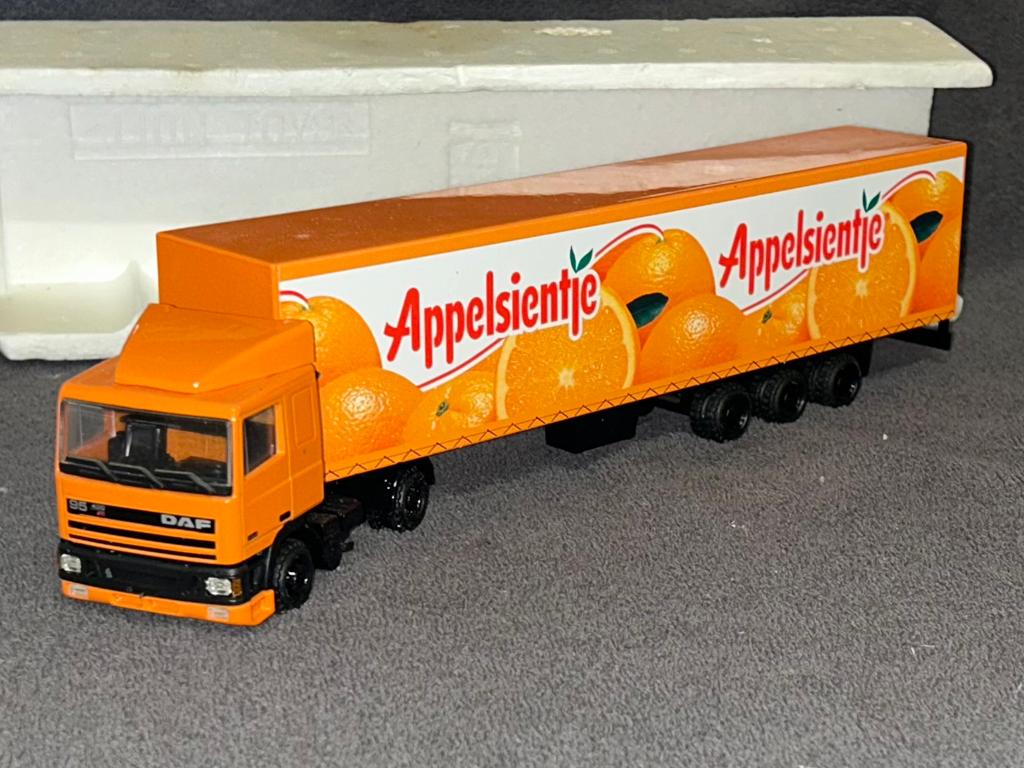 Lion Car DAF 95 Appelsientje 1:50, Verzenden, Zo goed als nieuw, Bus of Vrachtwagen, Lion Toys
