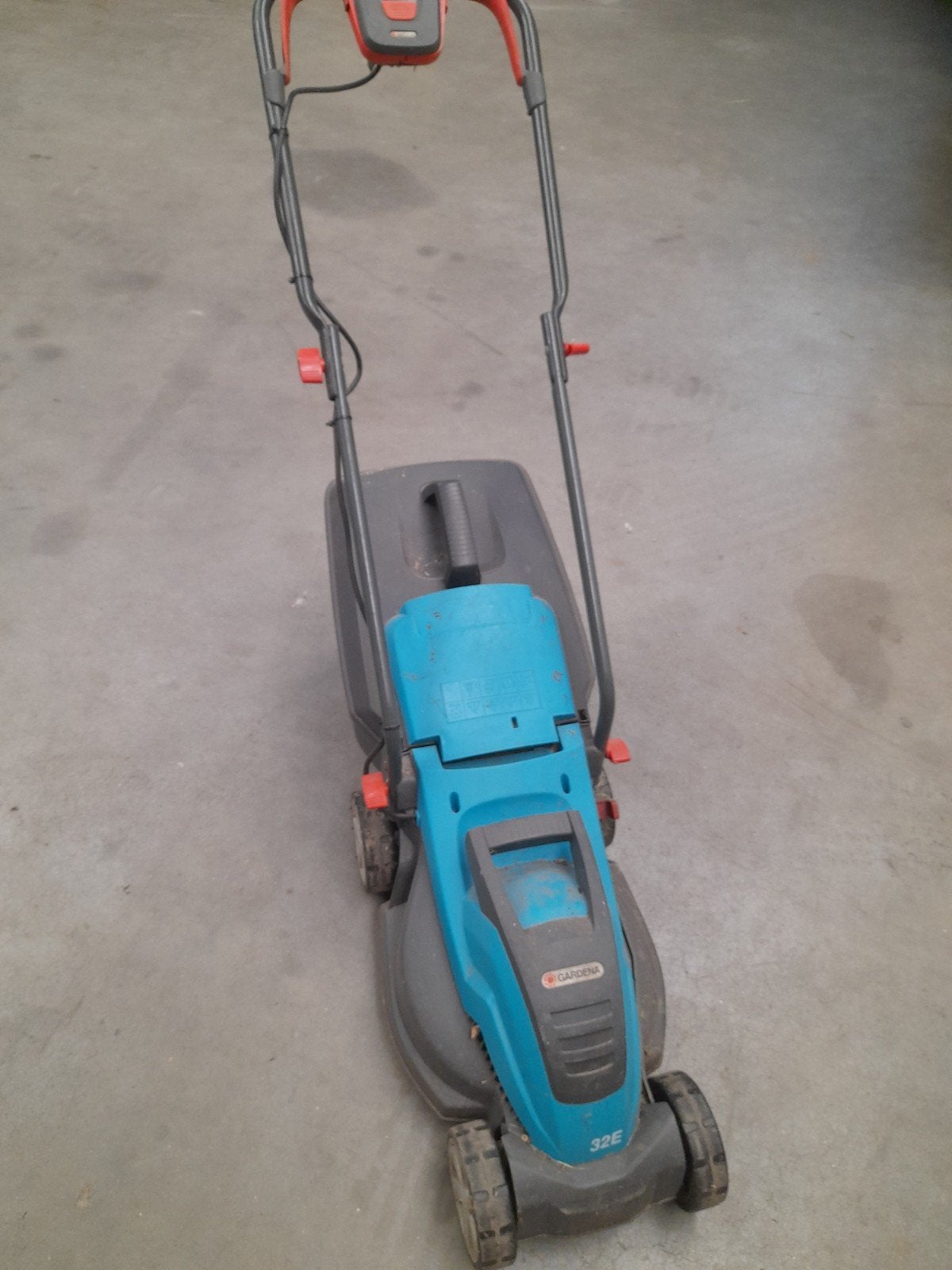 Gardena 32E grasmaaier - startknop defect, Tuin en Terras, Ophalen, Gebruikt, Elektrische grasmaaier, Gardena