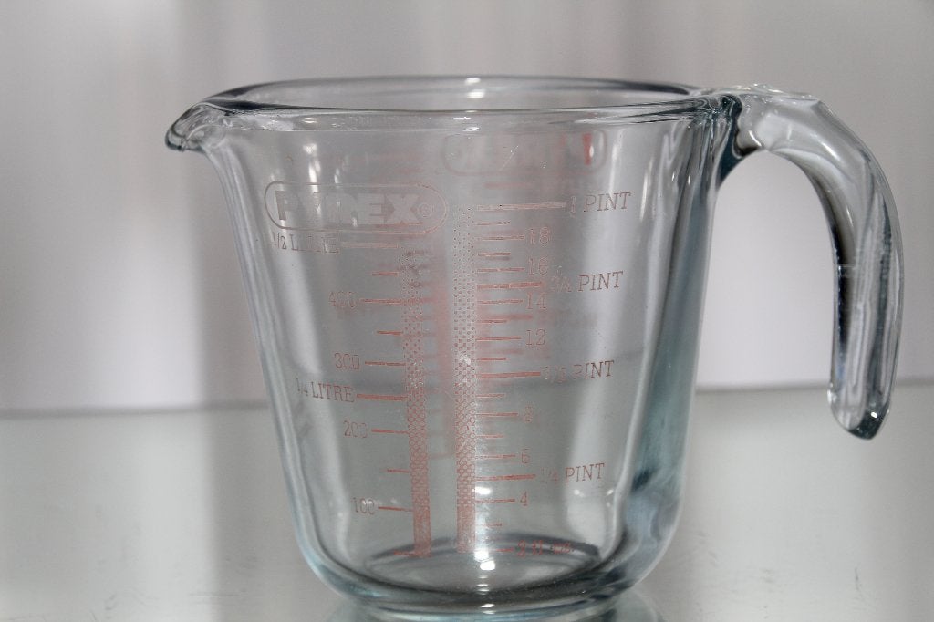 Pyrex maatbeker 1/2 ltr, Ophalen, Zo goed als nieuw