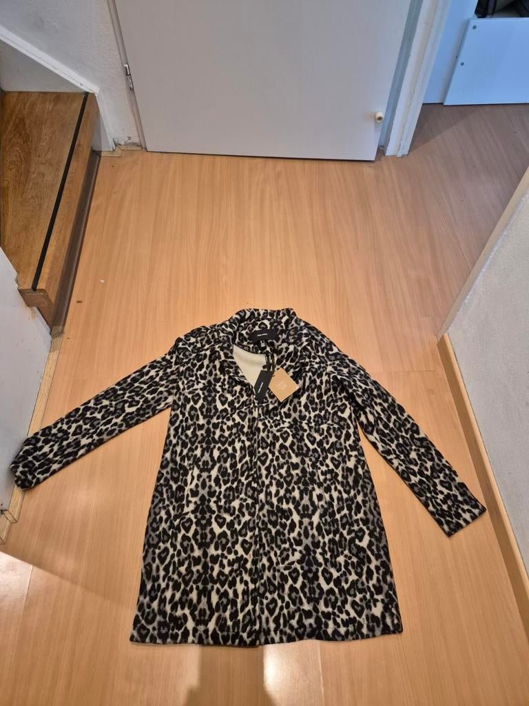 Nieuwe panterprint jas van Vero Moda, maat s, Kleding | Dames, Jassen | Winter, Overige kleuren, Vero Moda, Nieuw, Ophalen of Verzenden