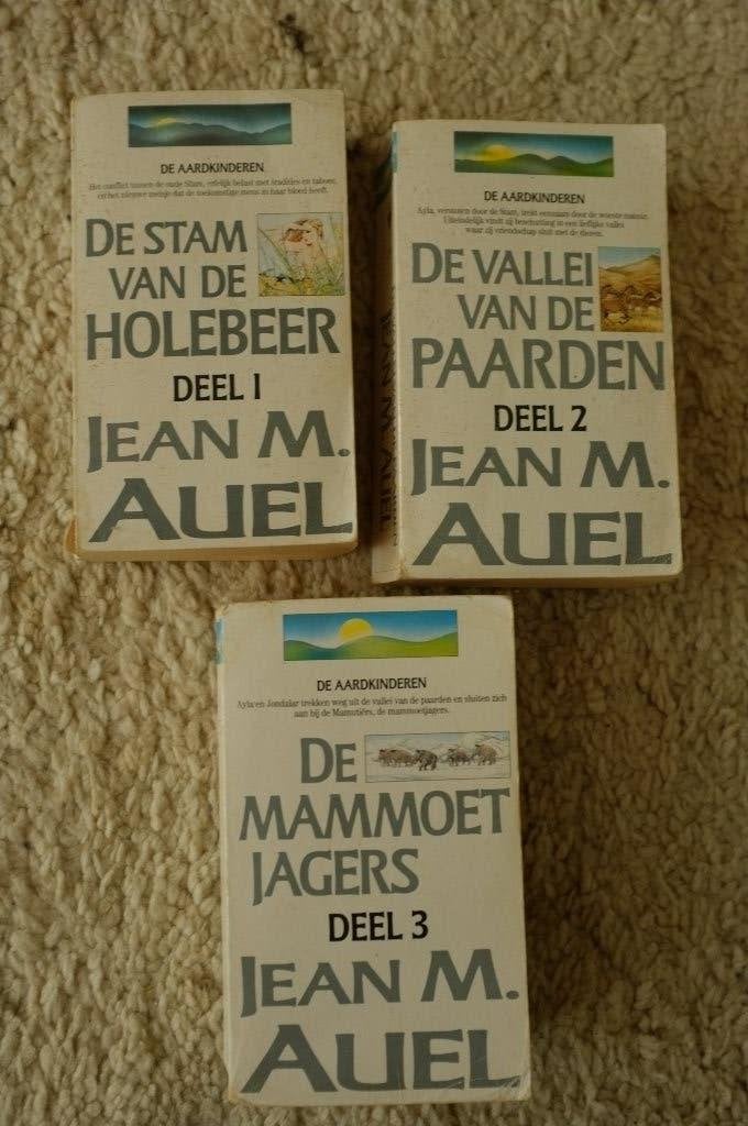 Jean M. Auel - 'De Aardkinderen' deel 1, 2 & 3 (+ event. 4), Ophalen of Verzenden, Gelezen, Jean M. Auel