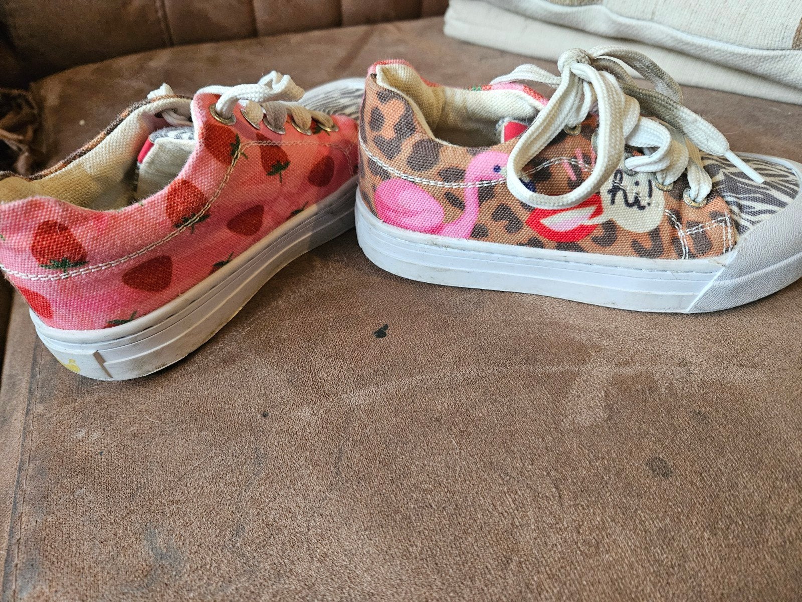 Go Bananas schoenen maat 28 met aardbeienprint, Kinderen en Baby's, Gebruikt, Go Bananas, Meisje, Schoenen