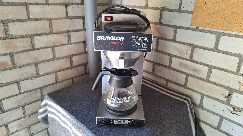 Bravilor Matic 3 Koffiezetapparaat vaste wateraansluiting, Ophalen, Gebruikt, 10 kopjes of meer, Koffiemachine