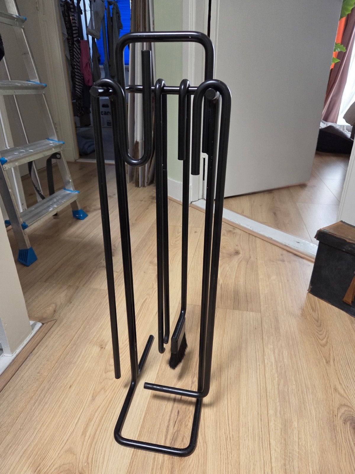 Zwart haardstel met 4 accessoires, Ophalen of Verzenden, Gebruikt, Vrijstaande haard, Overige soorten