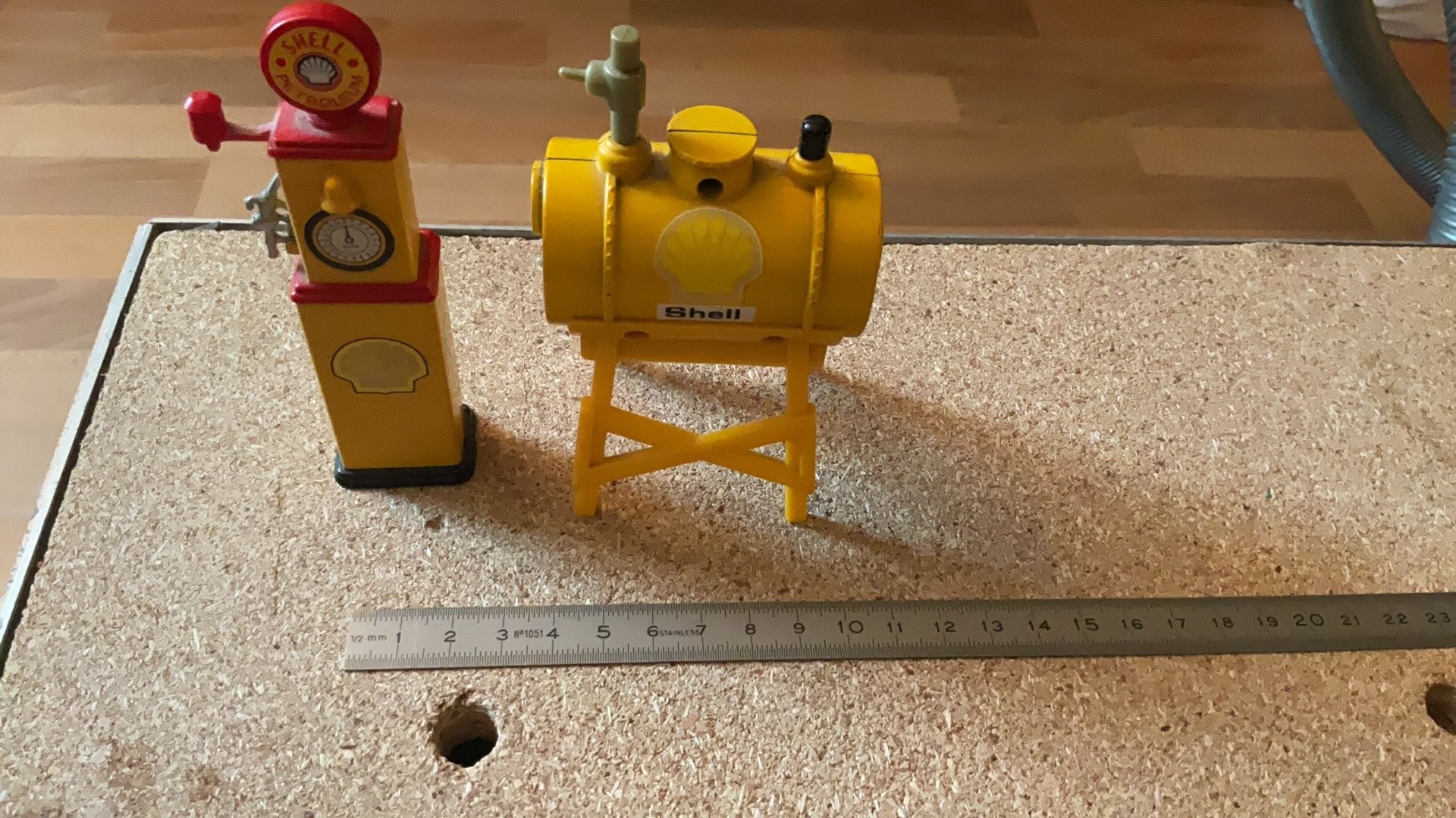 Mini shell station, Ophalen, Auto's