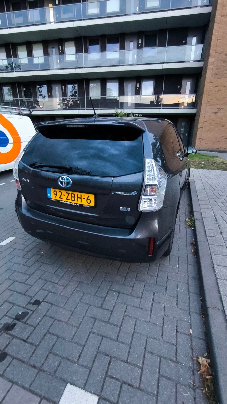 Toyota Prius Wagon 1.8 Full Hybrid 136PK Aut 96g 2012 Grijs, Euro 5, Stof, 4 cilinders, Bruin