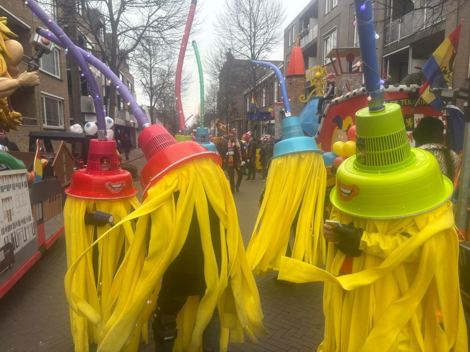 Carnavalskleding dweilpakken - 8 stuks + 1 reserve, Ophalen, Gebruikt, 170 of groter, Jongen of Meisje