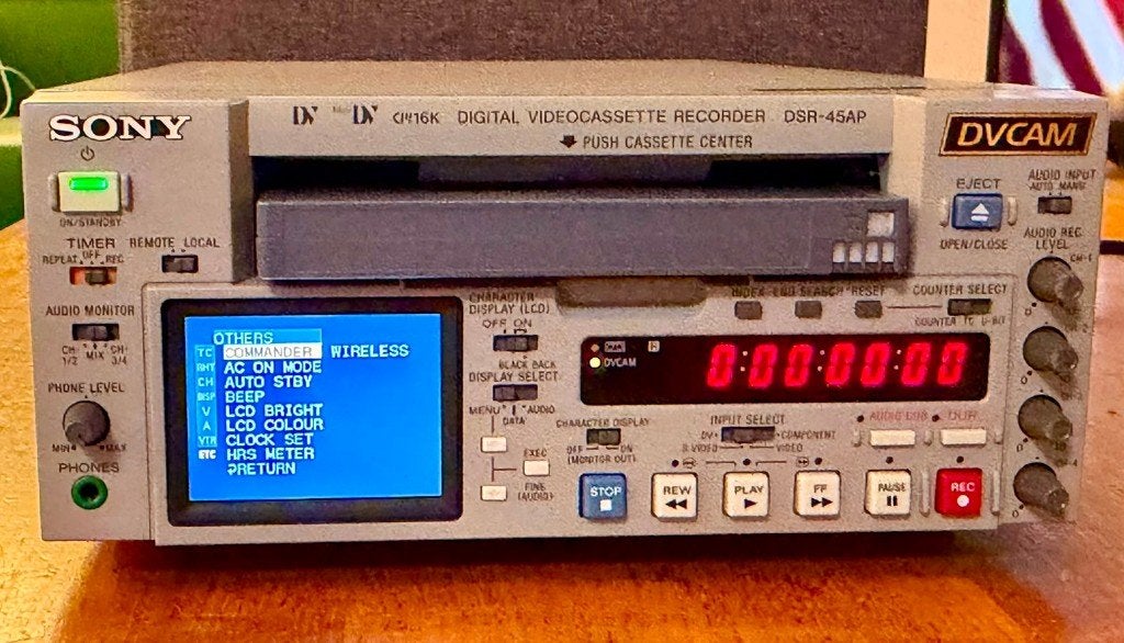 Foto 8 van Sony DSR-45AP, DVCAM, MiniDV, 30 Drumuren, ALS NIEUW!!