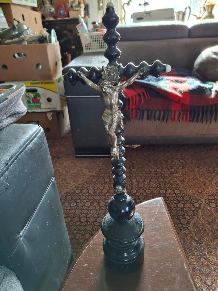 Antiek crucifix met Jezusbeeldje, Antiek en Kunst, Antiek | Religie, Ophalen of Verzenden