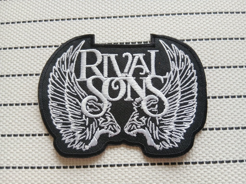 Rival Sons vrij  mooie shaped patch r36 8x 11 cm rock, Ophalen of Verzenden, Nieuw, Kleding