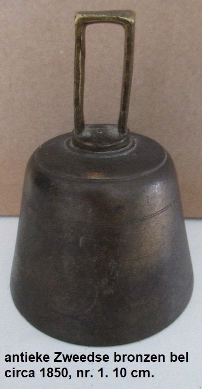 antieke bronzen bel uit Zweden, model 1, 10 cm. hoog, Ophalen of Verzenden, Brons