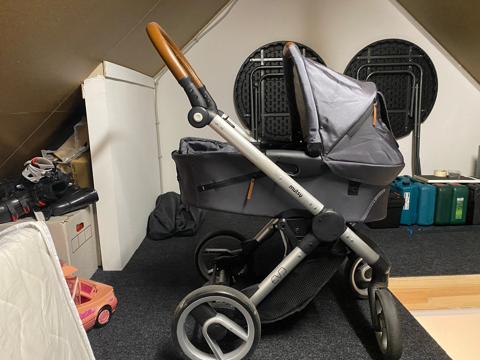 Mutsy Evo kinderwagen met reiswieg en voetenzak, Kinderen en Baby's, Ophalen, Zo goed als nieuw, Combiwagen, Met reiswieg