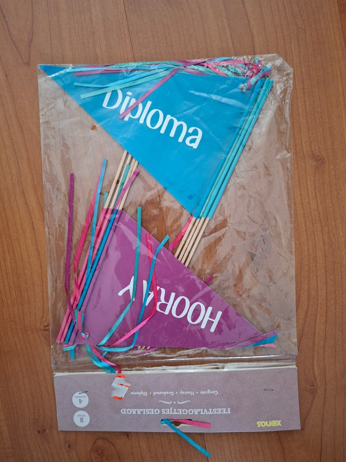 Feest vlaggen geslaagd/hooray/diploma 8x, Ophalen of Verzenden, Nieuw, Feestartikel, Overige