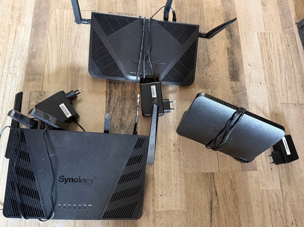 Synology RT6600ax, RT2600ac en MR2200ac router en wifi, Ophalen of Verzenden, Gebruikt, Router, Synology