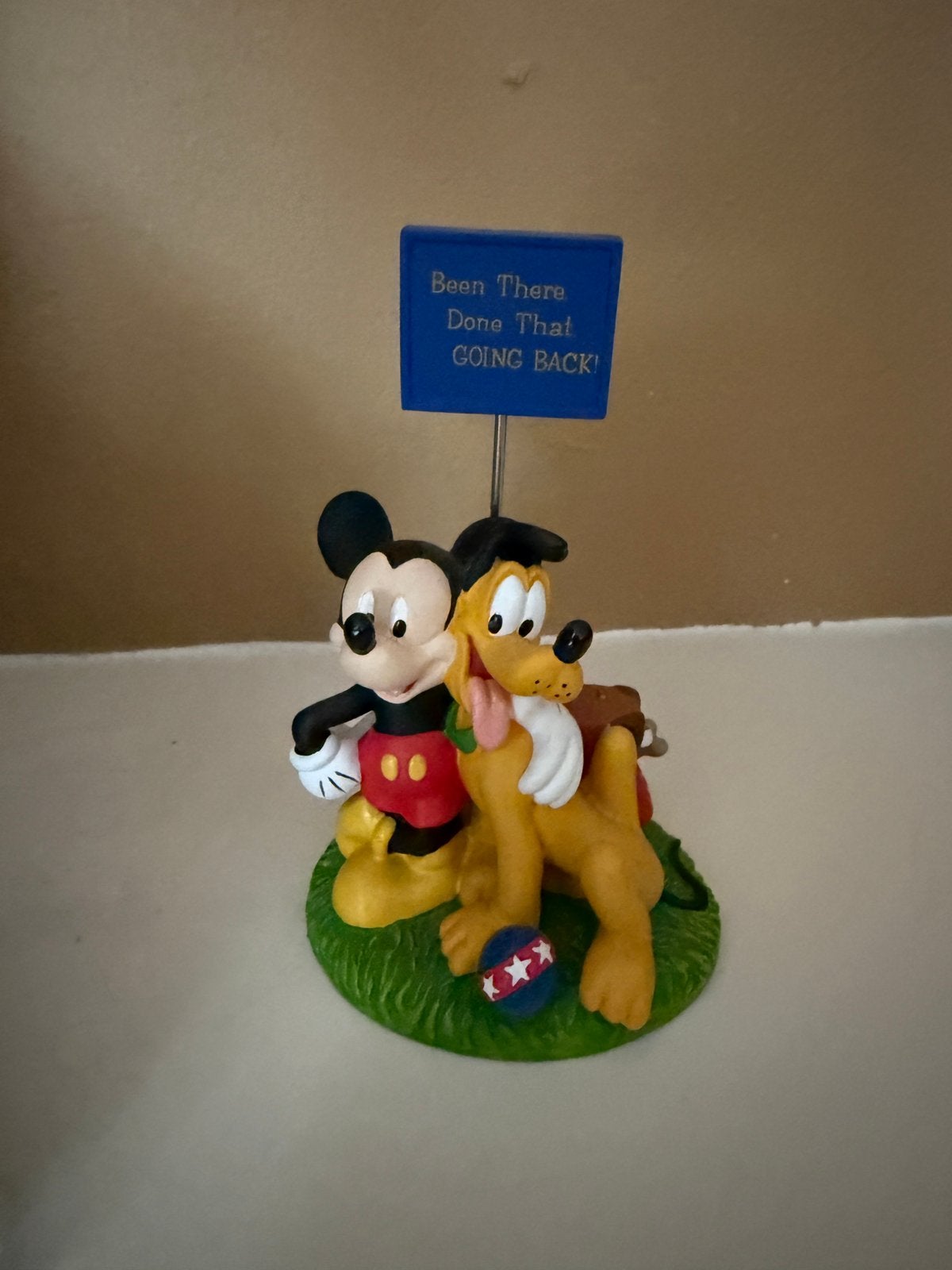 Disney fotostandaardje Mickey en Pluto, Verzenden, Mickey Mouse, Zo goed als nieuw, Beeldje of Figuurtje