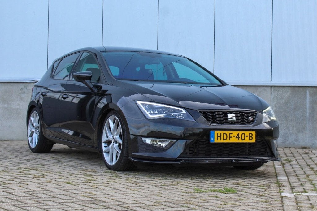 Seat Leon FR 1.8 TSI | 307PK! | Airco | Stoelverwarm | LED, Auto's, Voorwielaandrijving, Zwart, 4 cilinders, Leder en Stof