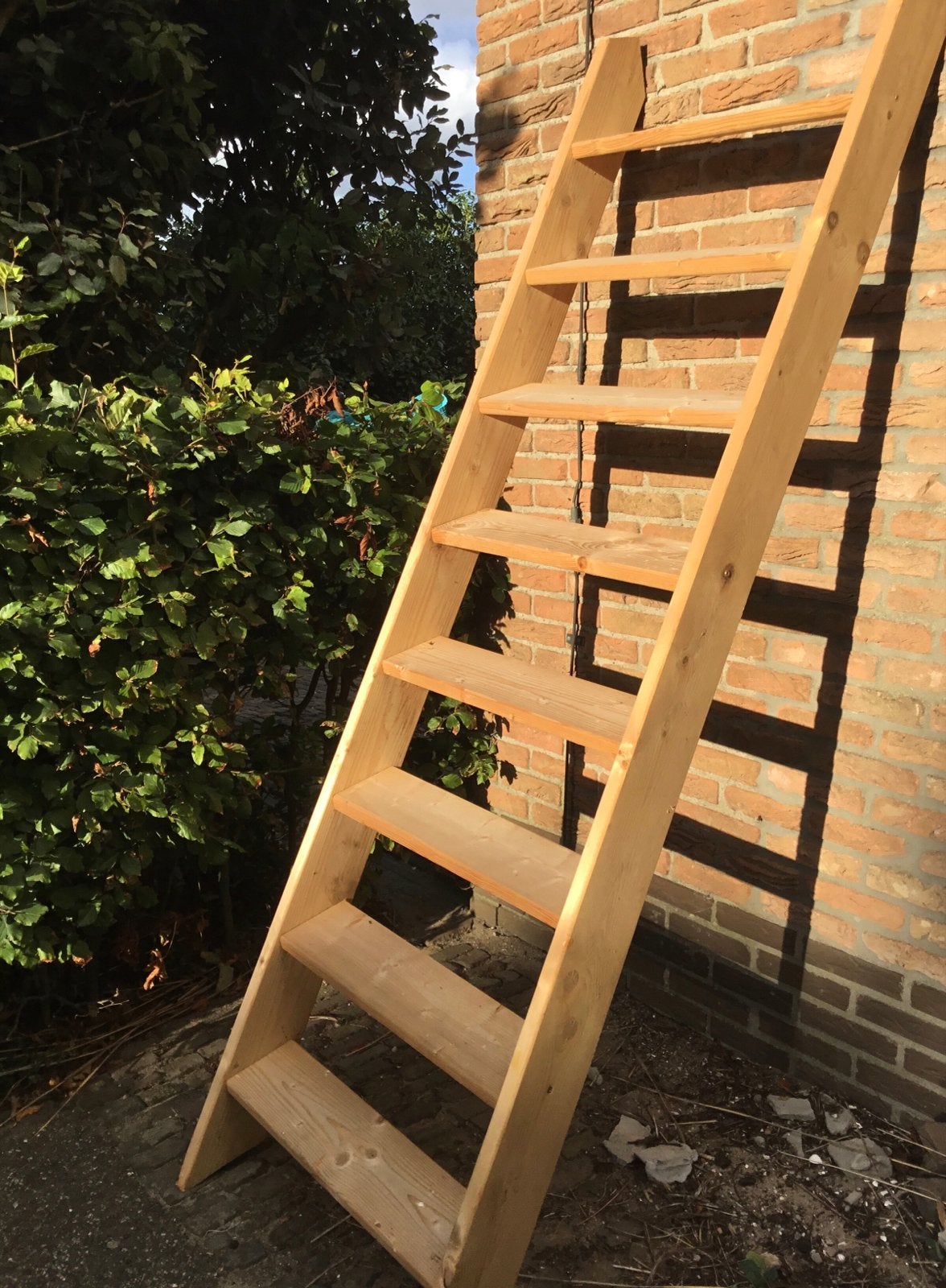 houten trap voor diverse toepassingen ongeveer 2 mtr hoog, Ophalen, Gebruikt, Trap, 2 tot 4 meter