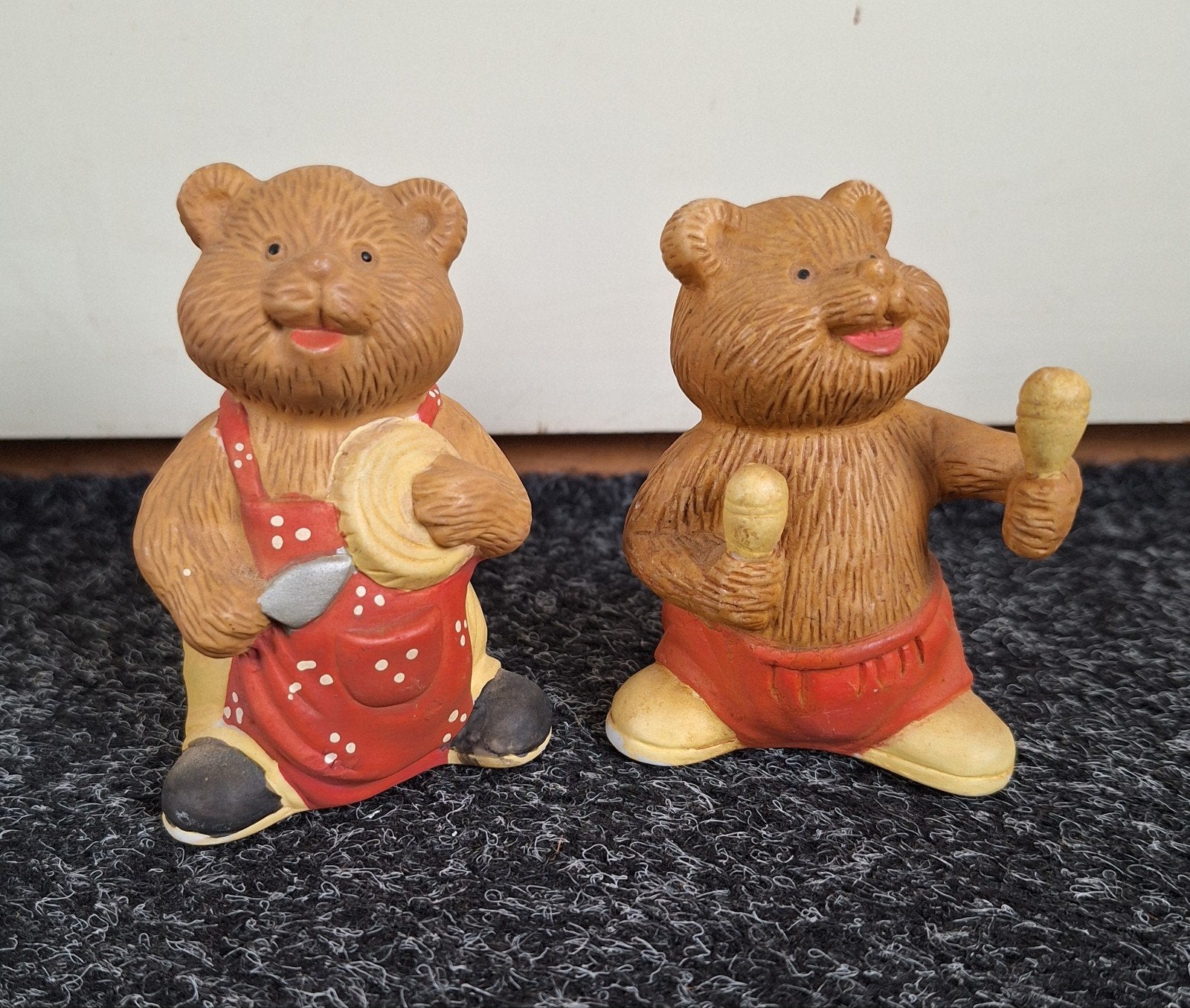 Set van 2 Beeldjes: Bakkende en Muzikale Beren, Verzamelen, Ophalen, Zo goed als nieuw, Beeldje, Overige merken