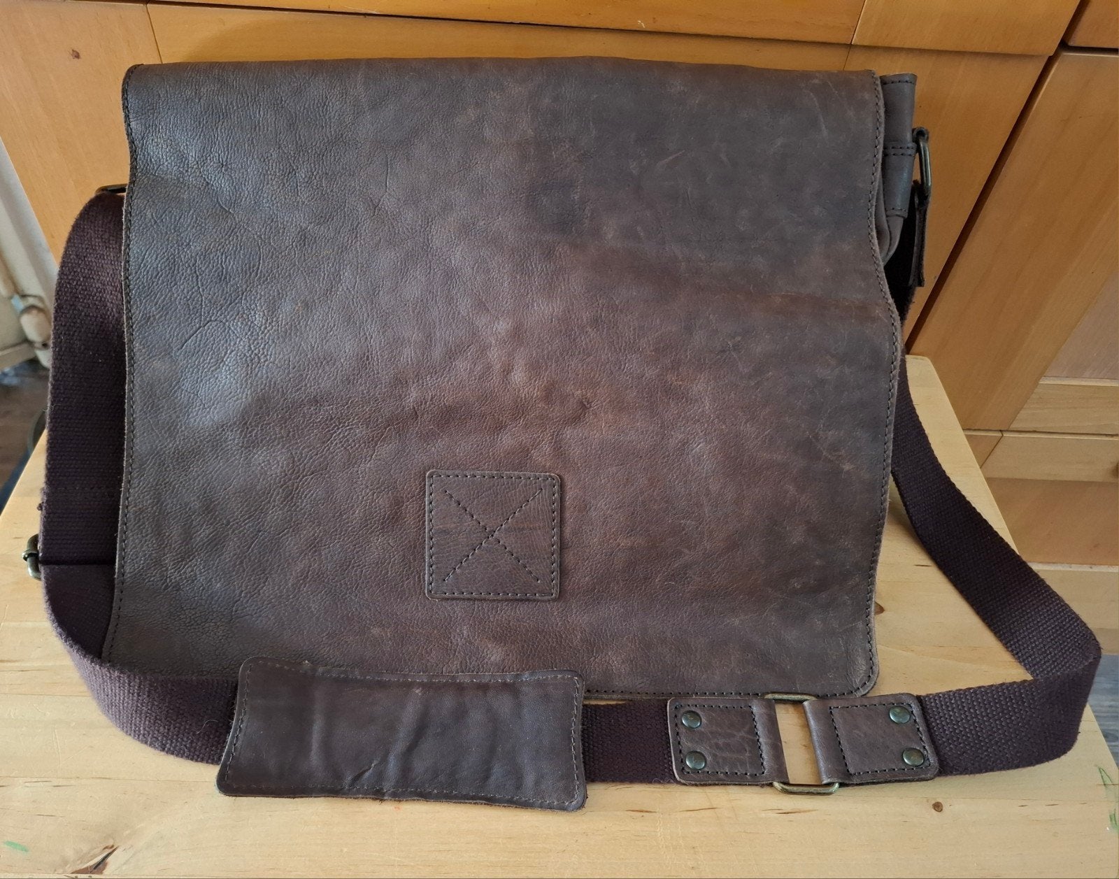 Leren tas, Sieraden, Tassen en Uiterlijk, Bruin, Aktetas of Boekentas, Zo goed als nieuw, 30 tot 40 cm