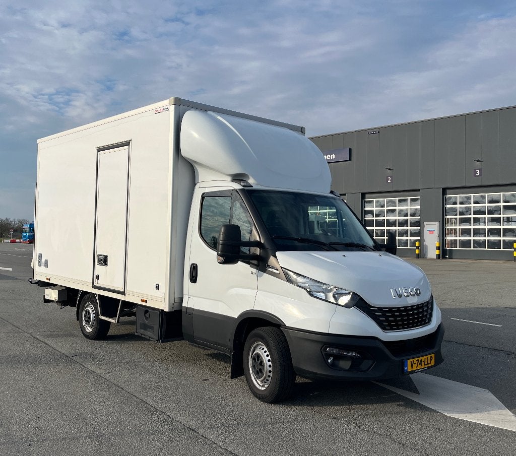 Iveco Daily 35S14 2021 Wit | Laadklep 750KG | tot 3,5 t, Auto's, Automaat, Iveco, Wit, Diesel