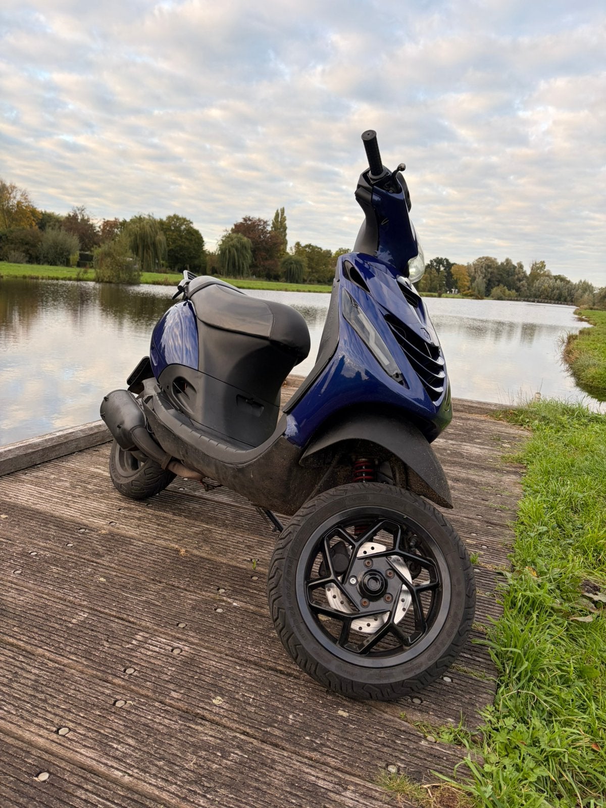 Zip 125 cc op brom, Ophalen, Zo goed als nieuw, Tweetakt, Zip