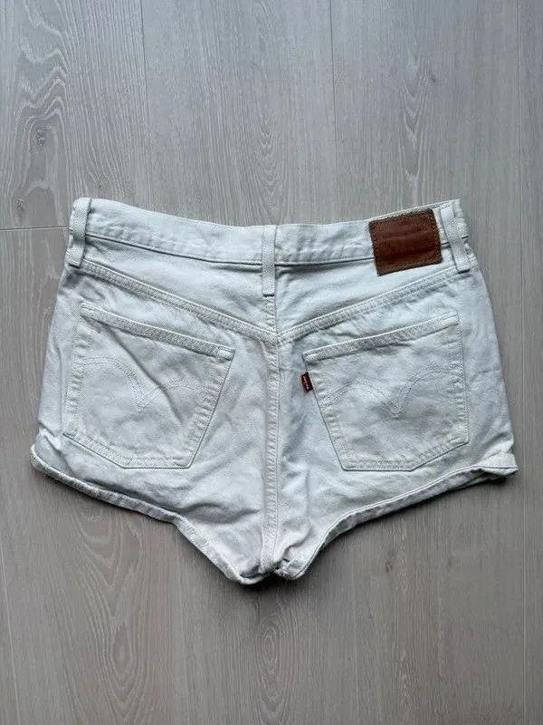 Levi's 501 Dames Witte Korte Broek W28, ., Wit, Ophalen of Verzenden, Zo goed als nieuw