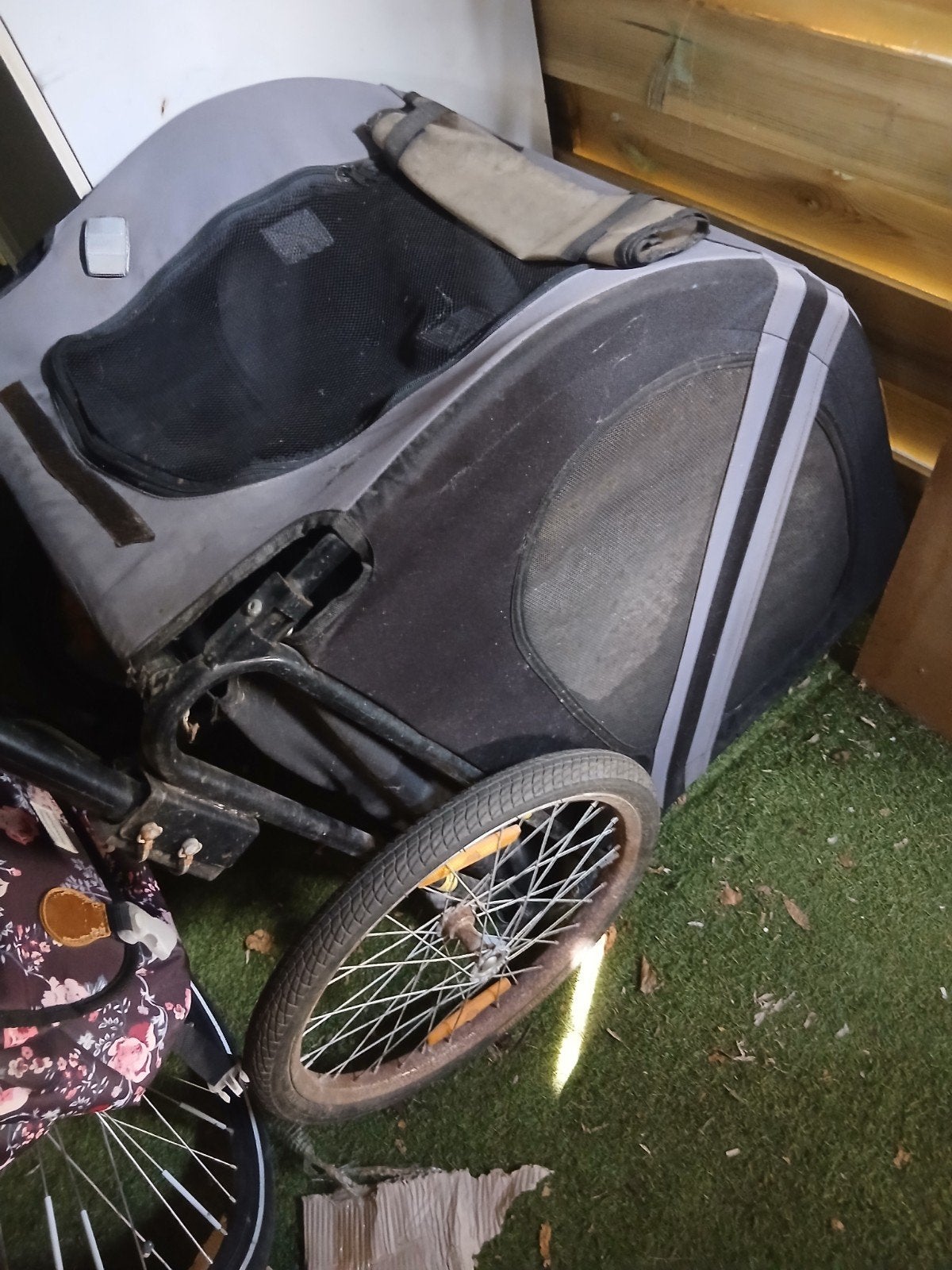 Hondenfietskar - Comfortabel en Veilig voor uw Hond, Ophalen, Gebruikt, Opvouwbaar, 20 tot 40 kg