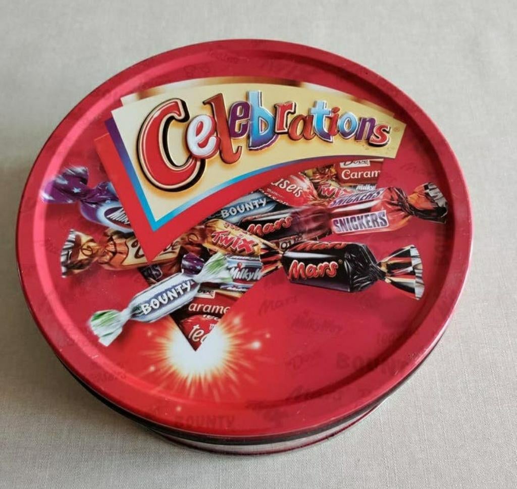 Celebrations,feest blik,chocolade,Rood,deksel,doorsnede,19cm, Verzamelen, Blikken, Zo goed als nieuw, Ophalen of Verzenden