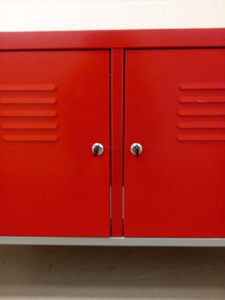 IKEA PS rode locker kast, Ophalen, Gebruikt