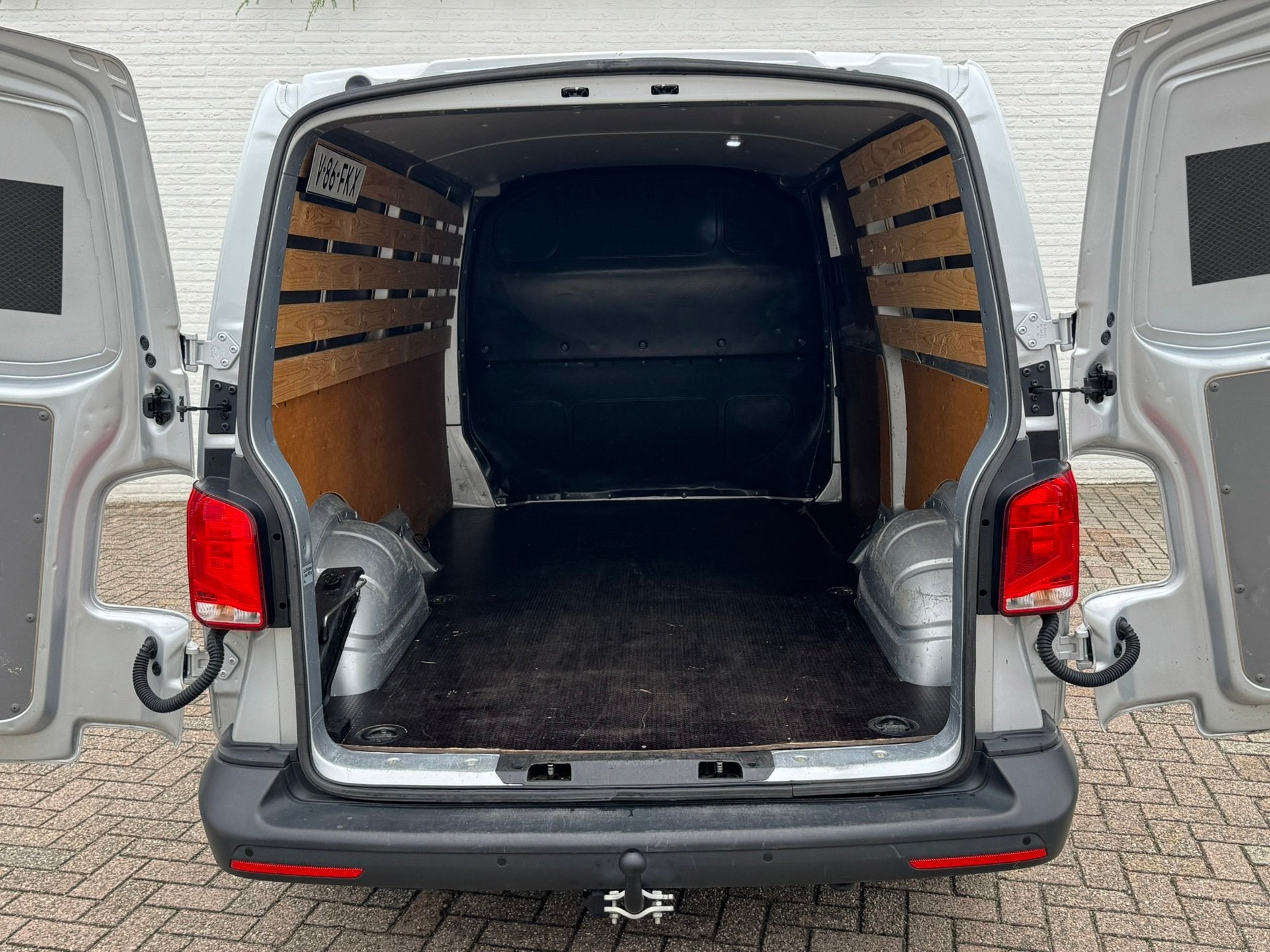 Volkswagen Transporter 2.0 TDI L2H1 28 Highline Trekhaak 3 Z, Voorwielaandrijving, Stof, Gebruikt, 4 cilinders