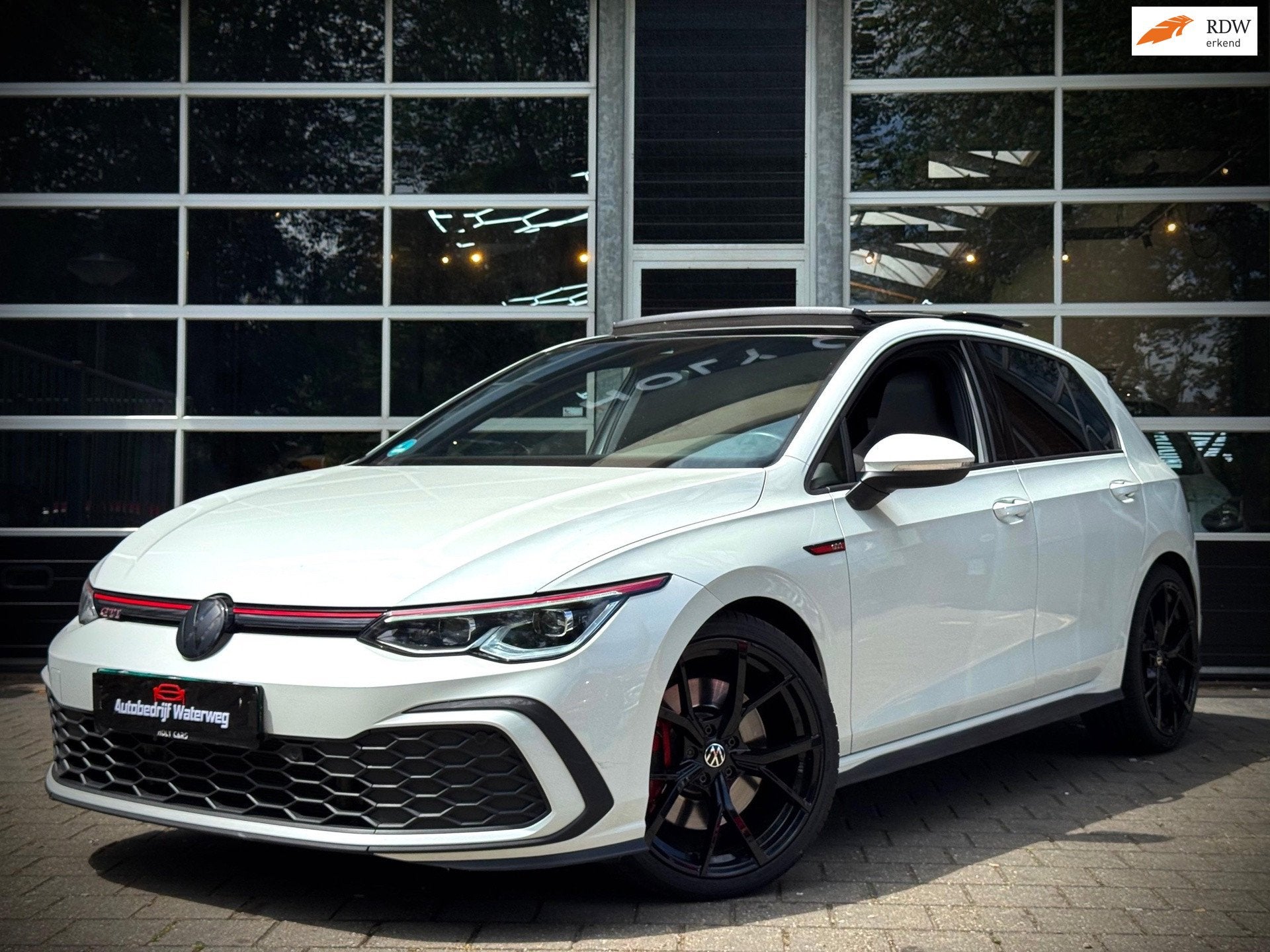 Volkswagen Golf 8 2.0 TSI GTI 245PK|Pano|IQ-LIGHT|Carplay|, Auto's, Dealer onderhouden, Euro 6, 4 cilinders, 1984 cc
