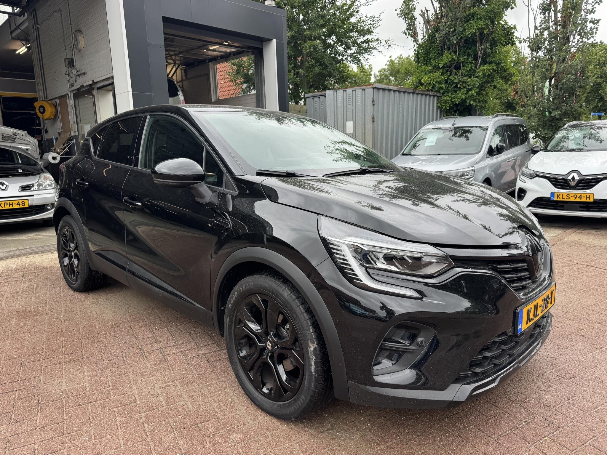 Renault Captur 1.3 TCe 140pk EDC Rive Gauche!, Gebruikt, 4 cilinders, Leder en Stof, Zwart