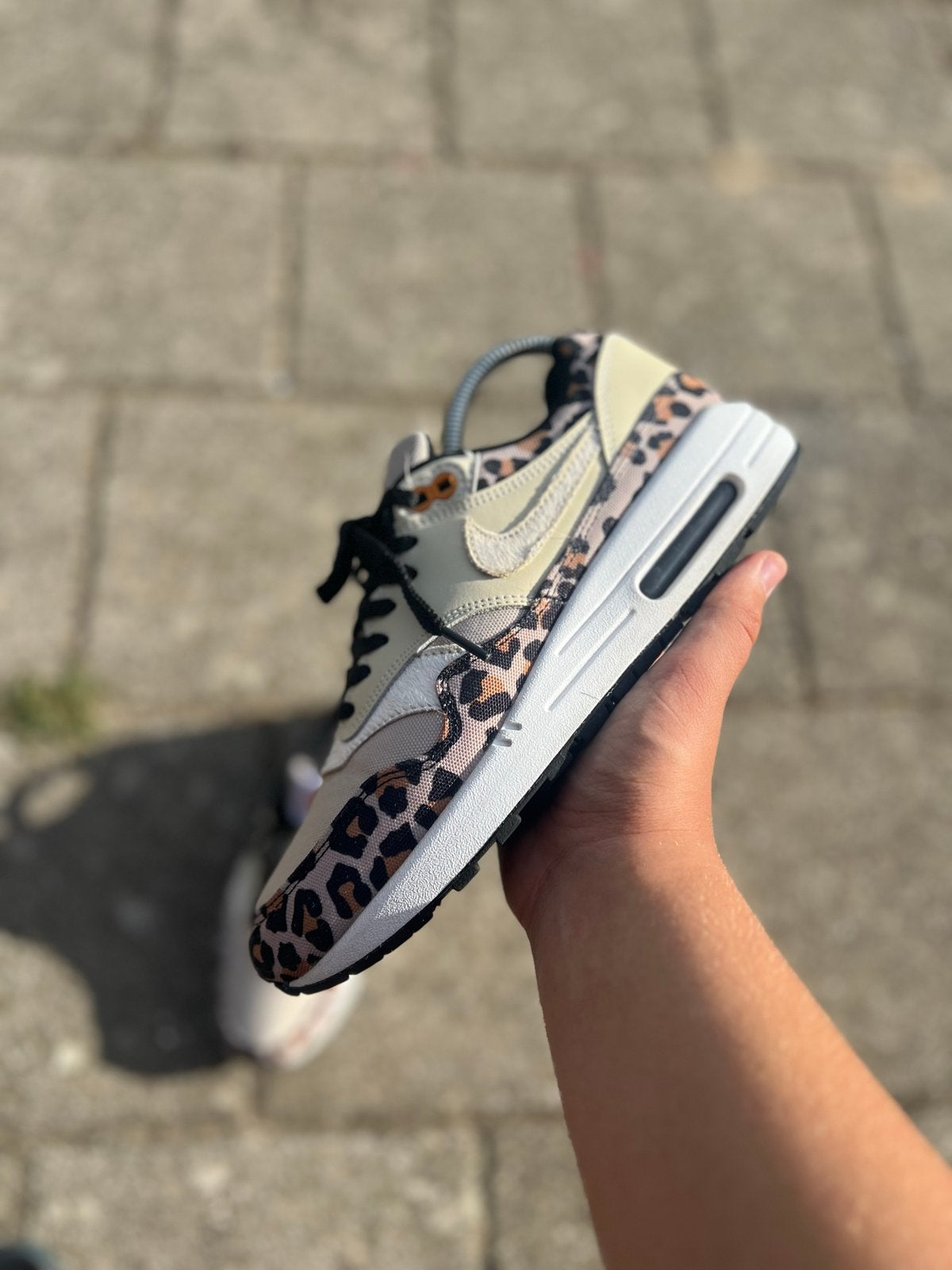 Nike Air Max 1 Leopard (BV1977-200) - Maat 41 - Origineel, Ophalen of Verzenden, Zo goed als nieuw, Bruin, Sneakers of Gympen