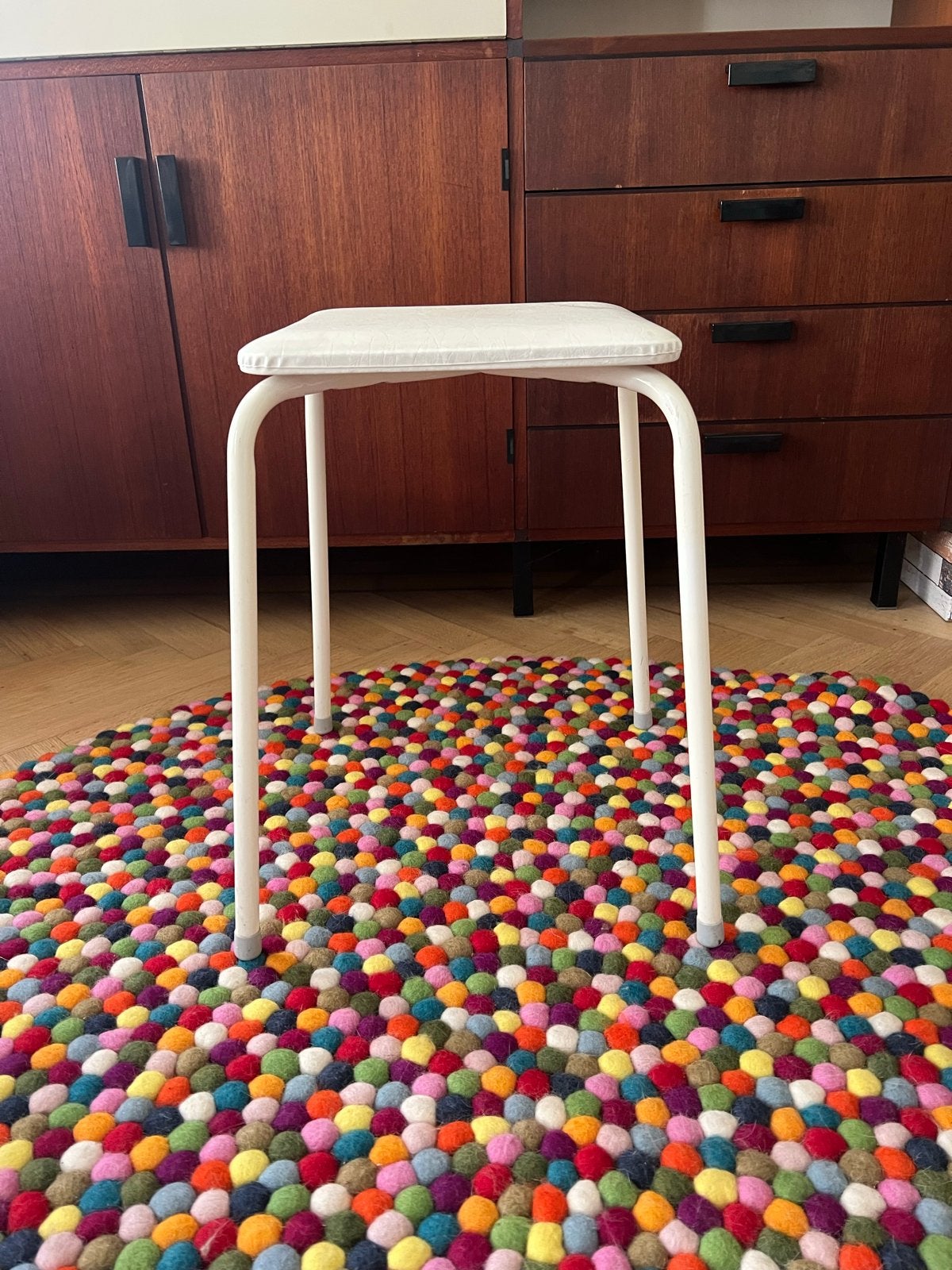 Vintage witte kruk met metalen frame, Ophalen, Gebruikt, IJzer