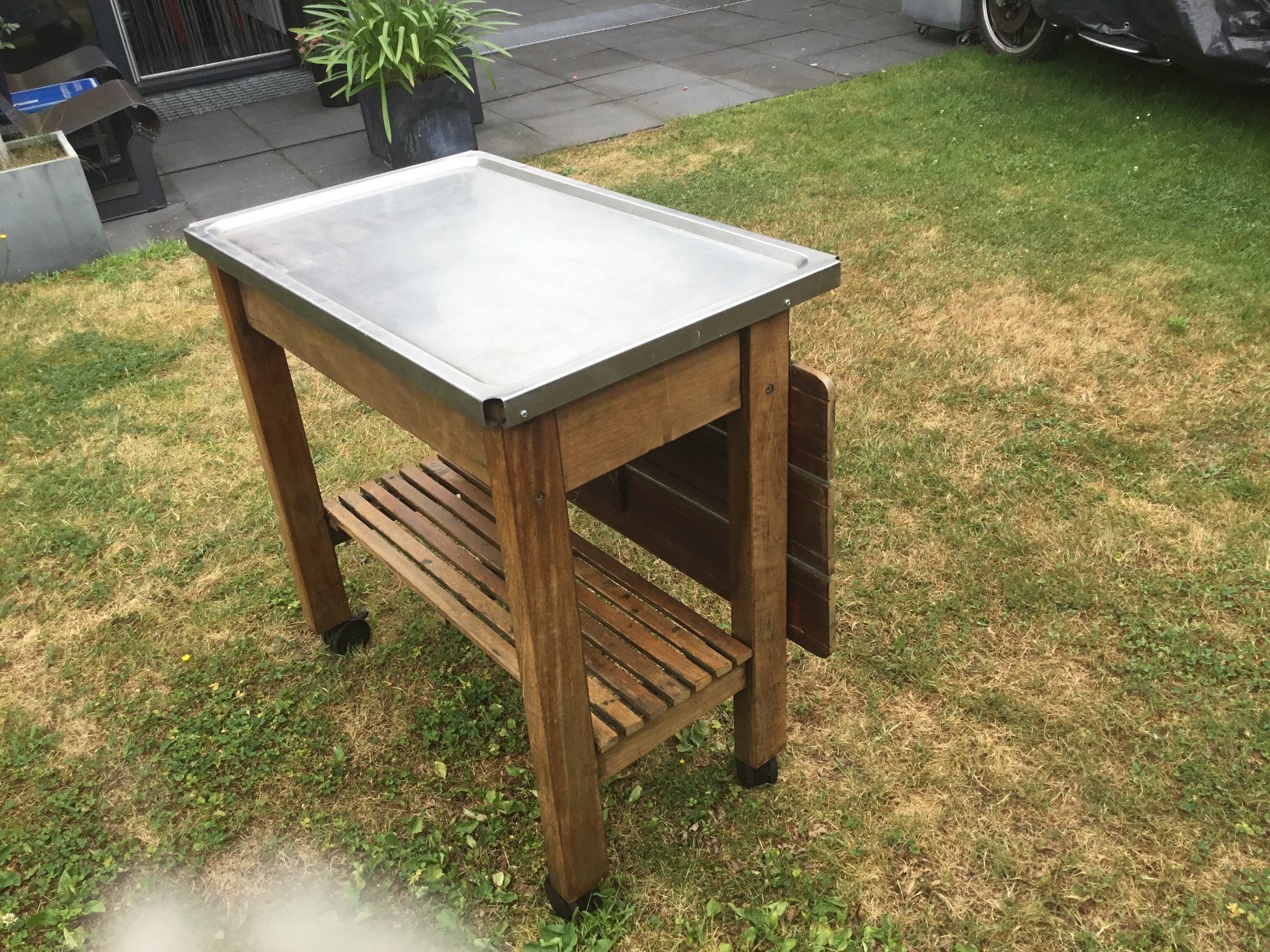 Oppot tafel op wielen met RVS blad, Ophalen, Gebruikt, Rechthoekig, Hout