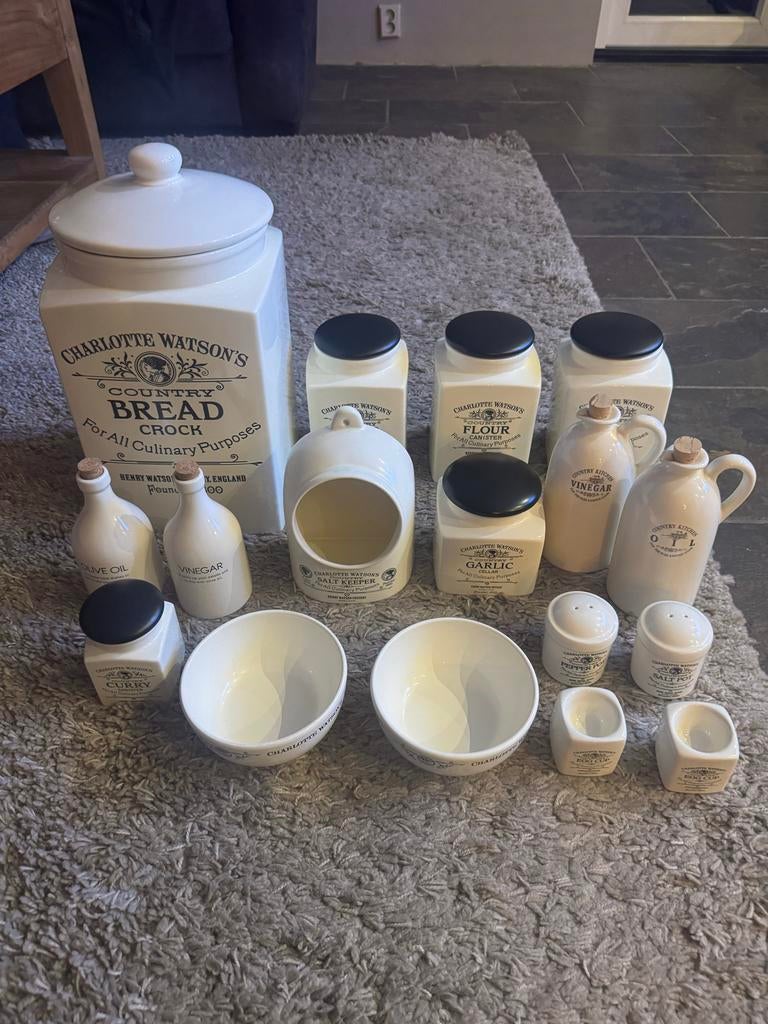 Charlotte Watson's Servies - Complete Set Keukenaccessoires, Huis en Inrichting, Keuken | Servies, Zo goed als nieuw, Compleet servies