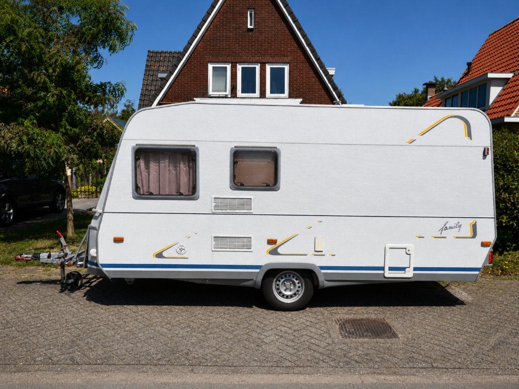 Nette Dethleffs Caravan Stapelbed Vastbed Treinzit Rijklaar, Treinzit, 750 - 1000 kg, Particulier, 5 tot 6 meter