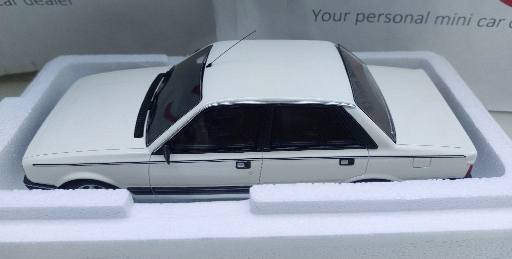OttOmobile 1:18 Peugeot 505 V6 bouwjaar 1989 wit nieuw, Ophalen of Verzenden, Nieuw, Auto, OttOMobile
