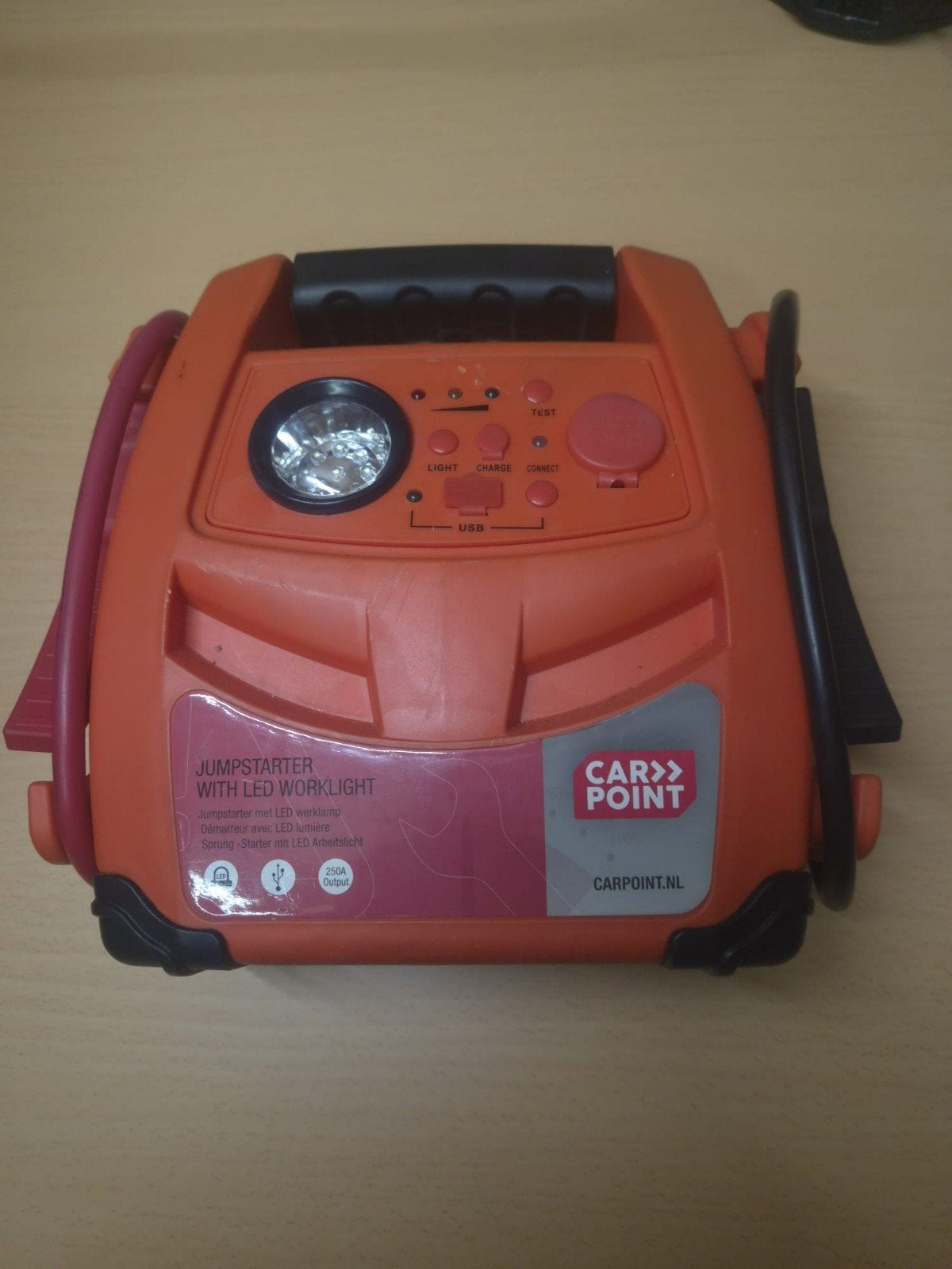 Carpoint Jumpstarter met LED werklamp - 250A Output, Auto diversen, Jumpstarters, Ophalen of Verzenden, Gebruikt
