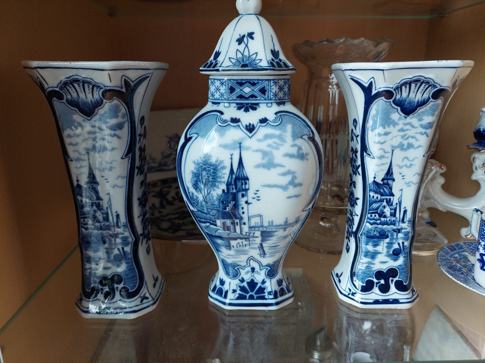 Prachtige antieke kastset.Vazen Royal Mosa.Delfs blauw., Ophalen of Verzenden