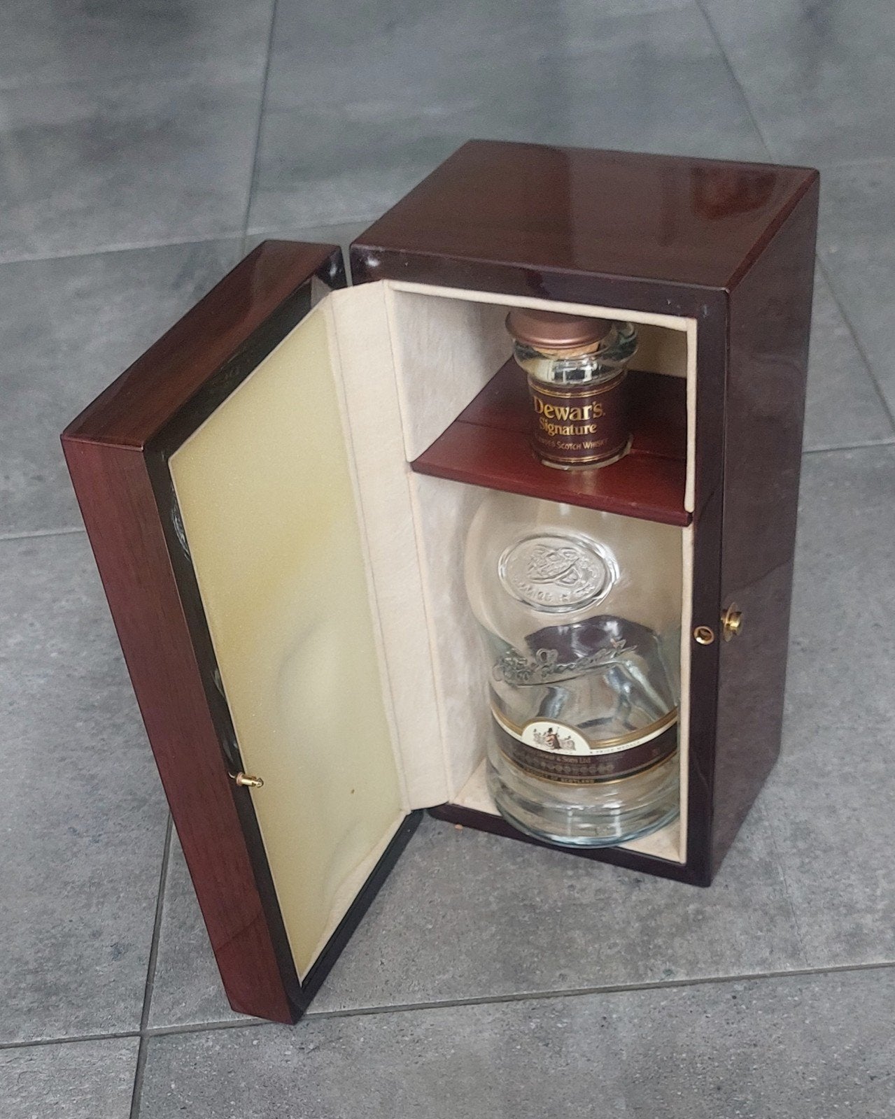 Dewar's Signature Blended Scotch Whisky lege fles, Verzamelen, Ophalen of Verzenden, Zo goed als nieuw, Overige typen