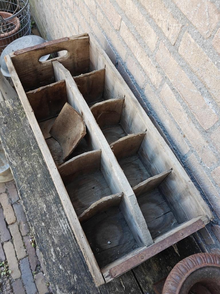 Oude houten flessenkrat, brocante, Ophalen