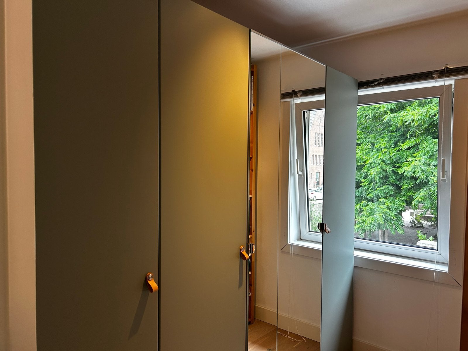 IKEA PAX Kledingkast 224 cm met spiegeldeuren en verlichting, Huis en Inrichting, Kasten | Kledingkasten, Ophalen, 200 cm of meer