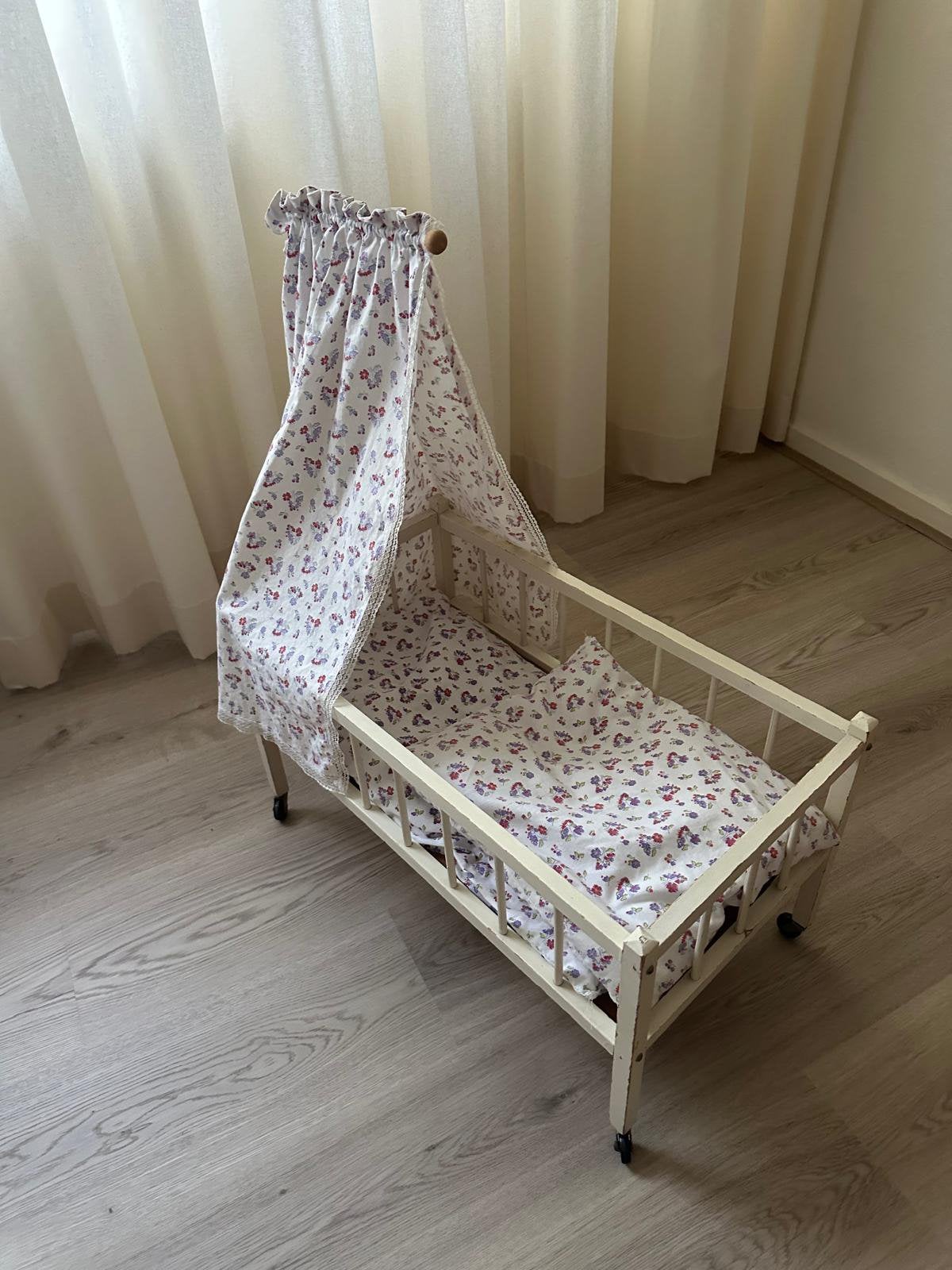 Vintage houten poppenbedje, Ophalen, Gebruikt