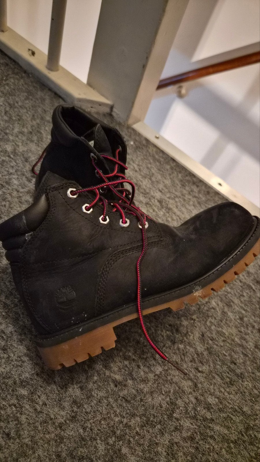 Timberland boots met rode veters, Zwart, Lage of Enkellaarzen, Ophalen of Verzenden, Timberland
