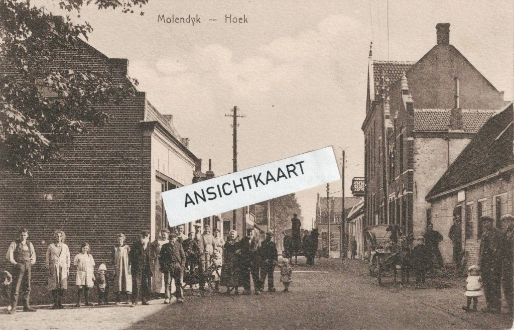 Ansichtkaart Hoek - Molendijk - volk - fraai dorpsbeeld, Ophalen of Verzenden, 1920 tot 1940, Ongelopen, Zeeland