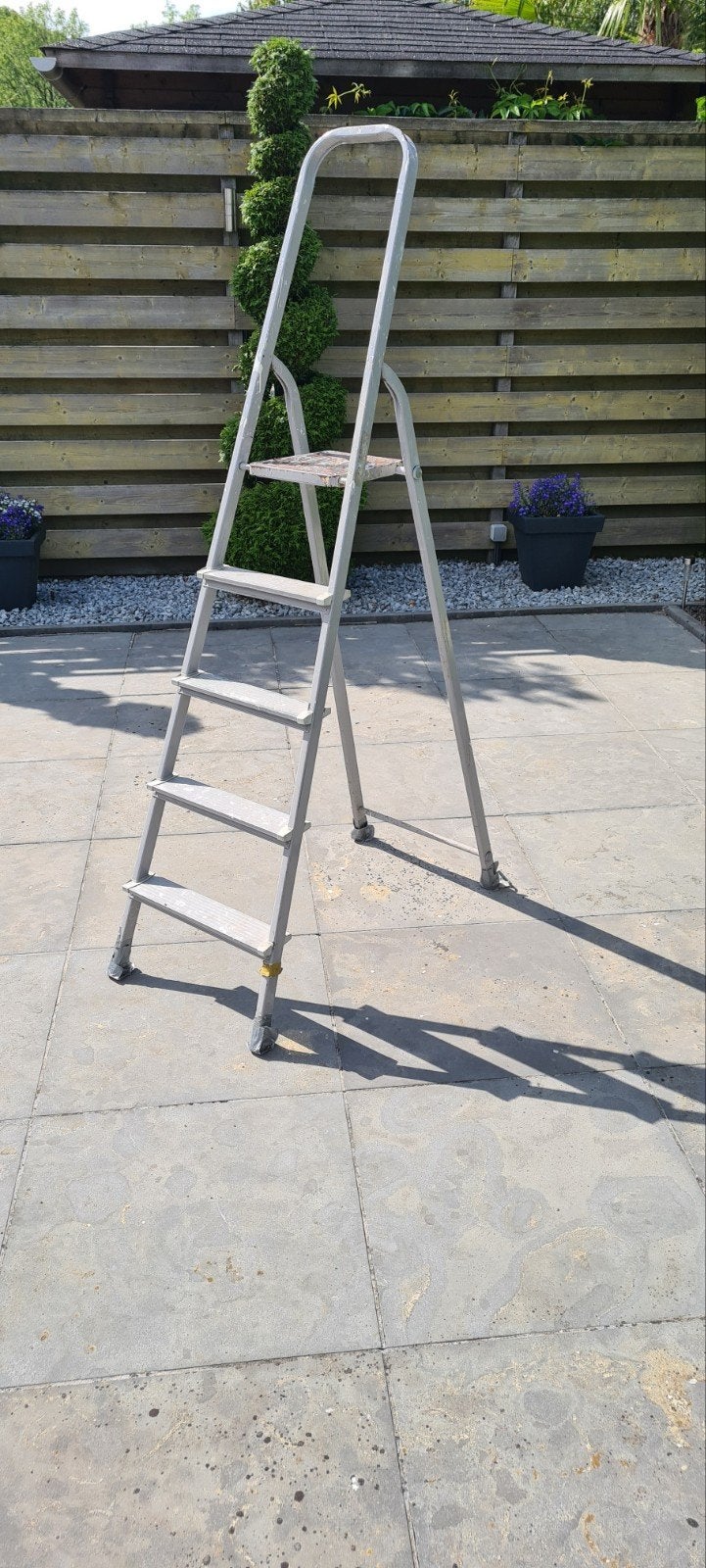 Stevige huishoudtrap met 4 treden, Ophalen, Gebruikt, Trap, Minder dan 2 meter