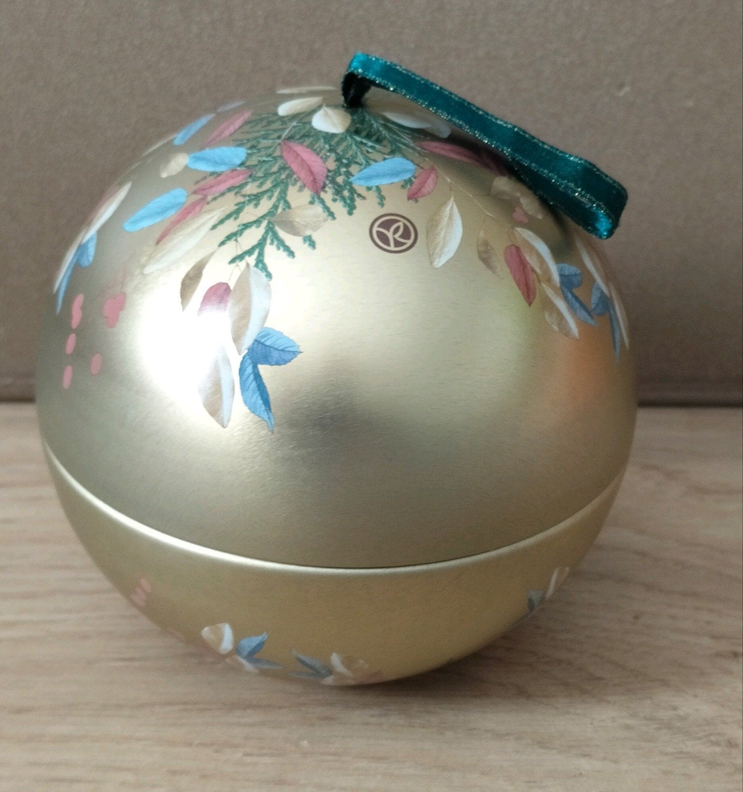 Yves Rocher grote gouden Kerstbal blik vulbaar, Diversen, Verzenden, Zo goed als nieuw
